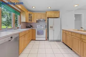 MacArthur House - Image 4