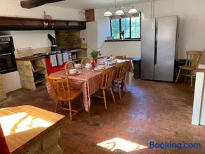 6 Bedroom Farm House with 12 Beds in Weldon - Image 3