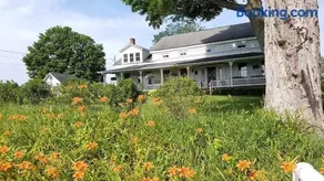 Hoppy Hill Farm House - Image 2