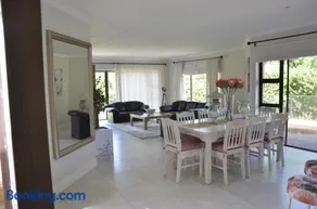 La Tramonto Beach House - Image 5