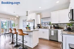 New! Modern & Spotless Home in Central Boise - Image 1