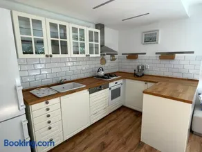 70m2 Romantic Living in the Old Town with Garden - Image 4
