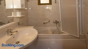 Hotel Tourist - Image 3