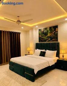 CLASSiC 2 BEDROOM APARTMENT WIFI,AC, NETFLIX,IRON-ISLAMABAD - Image 1