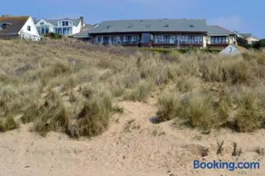 White Lodge - Coast Hideaways - Image 3