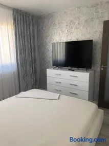 ELEGANT & SILVER LUXURY Apartament - Image 3