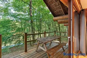Chalet avec vue sur le lac - Image 1