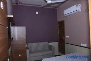 Hotel Khatri & Restaurant - Image 1