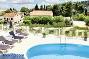 Elegant Villa in Brač with Private Pool - Image 3