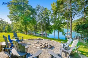 Cozy Lakefront Home Sleep 12 Private Dock Hot Tub - Image 1