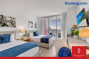 Upper Studio Bay & Sunny Isles Skyline - Image 5