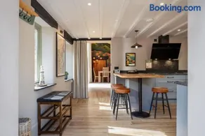 Woodpeckers - Stylish luxury property with hot tub - Image 1