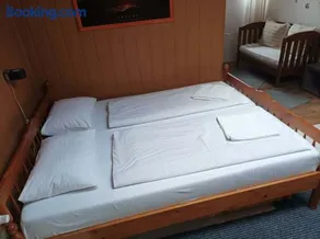 BpR P3 Lodge Apartment with A/C - Image 3