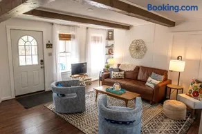 Franconia Village Retreat- Pristine Quiet Private Apartment to Ski Hike Bike and Brews - Image 2