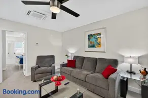 Park Shore Suites Unit 2 - Image 2