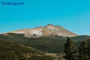 Breck Ski Chalet, Pet Friendly, Private Hot Tub and Scenic Views - Image 2