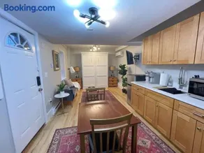 Renovated Studio, near hospitals, MBTA - Image 2