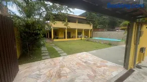 Casa com churrasqueira e piscina, perto de riacho - Image 1