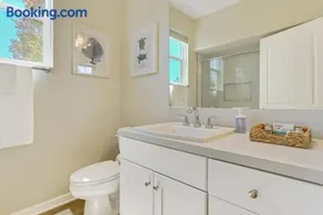 Torrance Downtown Spacious 5Bedroom 4bathroom House Free Parking WiFi Near Harbor UCLA SpaceX - Image 3