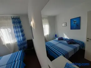Lake View Apartment - Image 4