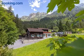 Kinderfreundliche Wohnung mit Garten und Terrasse | Bergblick | Haustiere erlaubt - Image 3