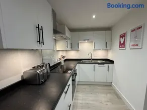 Cosy Modern 2 Beds Chorley Center - Image 5