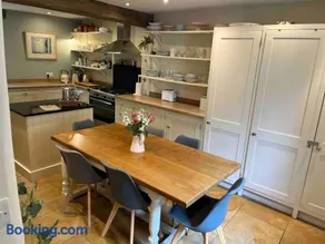 Cottage c1790, Superb central Witney, free parking - Image 5