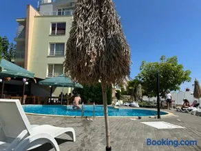 Alex Beach - Image 3