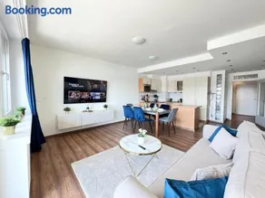 luxury apartment with a beautiful view Danubius - Image 4