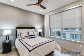 Modern luxury 1-bedroom in West Village - Image 2