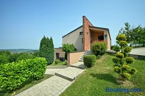 DIVINUS HOLIDAY HOUSE - Image 1