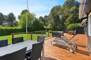Cosy Beachfront Holiday Home For Families - Image 2