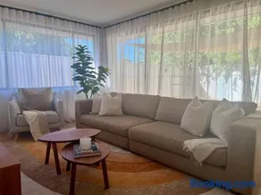 Modern Stay in Armadale - Image 2