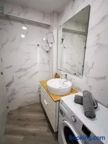 Apartment Hibiscus - Image 3