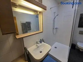 76m2 FERIENWOHNUNG - 2 RAUM WOHNUNG APARTMENT in ZITTAUER STADTZENTRUM INNENSTADT INNENRING TOP LAGE - WOHNEN AUF ZEIT IN ZITTAU - Image 4