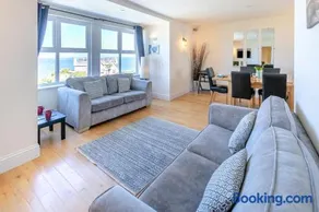 3 Bed in Newquay oc-o32259 - Image 2