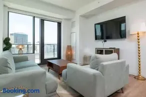 Central 2BR Boston Pool views near Public Garden - Image 1