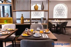 Holiday Inn Napoles - Image 5