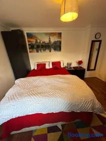 King Size - Ensuite Room - Image 5