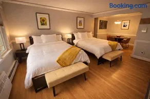Chicago OHare Modern Hotel Style Stay w parking - Image 2