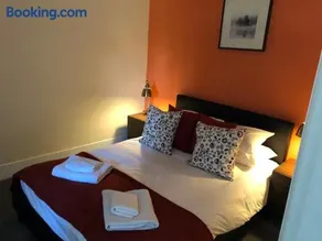 Ty Morgan's Apartments - Image 4