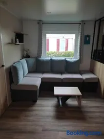 Mobil-home 42, proche animations - Image 1
