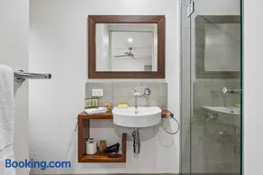 Roses Creek Chalet B - Image 4