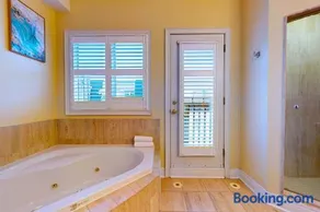 Private Rooftop Group Suite near Oriole Park - Eglinton Hotel - Image 2