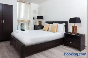 Apartment in Milton Keynes - Image 5