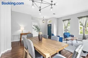 NEW - Poolside Oasis Heated POOL Home - 2000 SF - Image 3