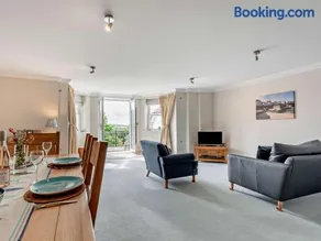 2 Bed in Tenby oc-fb032 - Image 1
