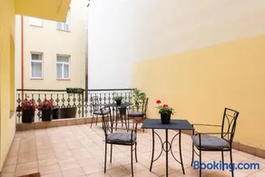 Hotel KARLIN HOUSE - Image 3