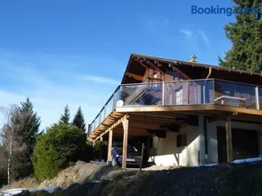 Chalet traditionnel avec jacuzzi extérieur - Image 3