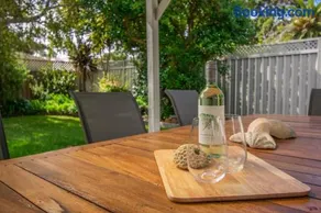 Paperbark Retreat - Spacious 2 Family Accommodation - Image 1